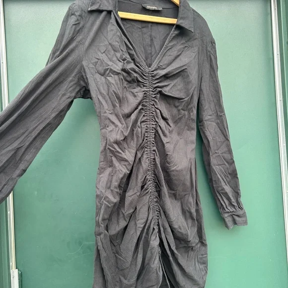 Storets Black Ruched Midi Dress - Picture 14 of 14